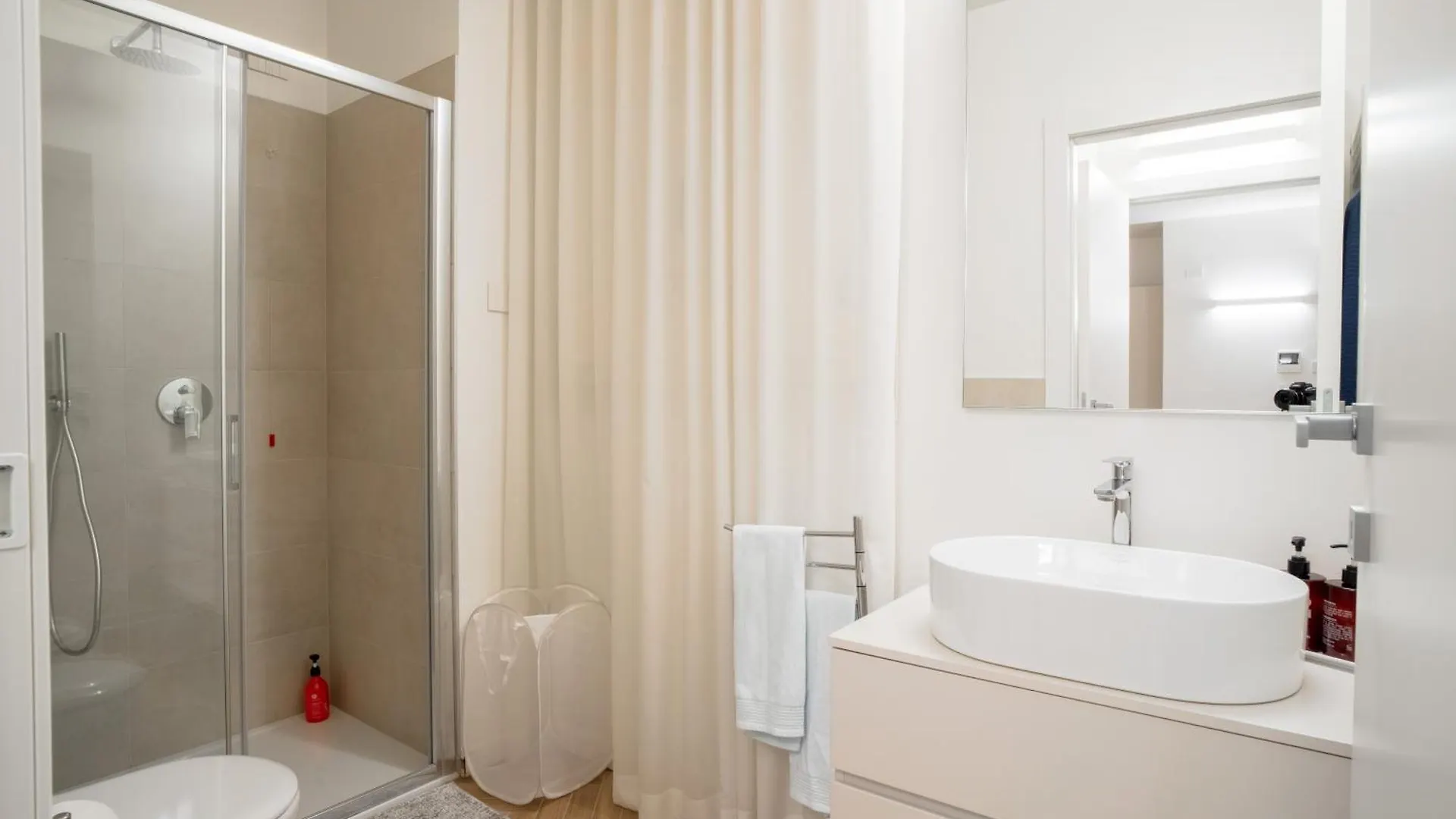 Iseo Lake - Free Wi-Fi And Private Parking Included Apartment