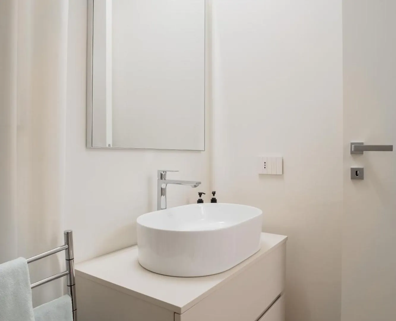 Iseo Lake - Free Wi-Fi And Private Parking Included 0*,  Italy